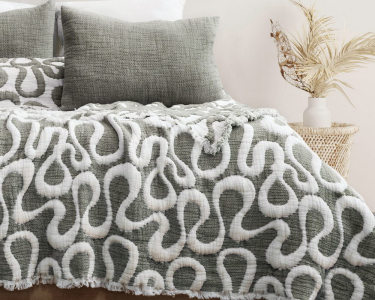 Турецкое муслиновое покрывало Saheser 240х260 с наволочками 50х70 Mervis Yesil