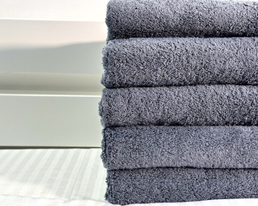 Набор турецких махровых однотонных полотенец Zeron 3 штуки 70х140 антрацит плотность 550 г/м2