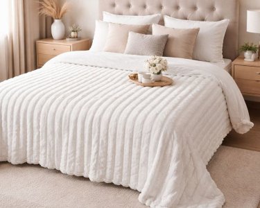 Плед-покрывало Koloco Королевский шарпей полоска 7 см 210х230 молочный евро