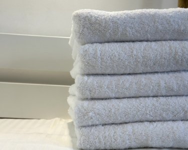 Набор турецких махровых однотонных полотенец Zeron 3 штуки 50х90 белый плотность 550 г/м2