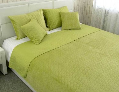 Покрывало двустороннее стеганое Руно 150х220 велюр Green banana