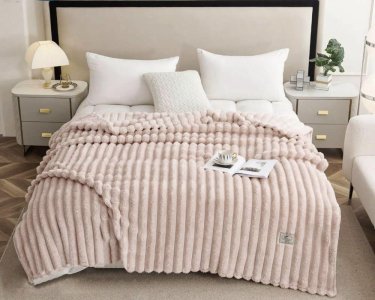 Плед-покрывало Koloco Королевский шарпей полоска 6 см 180х200 пудра двуспальный