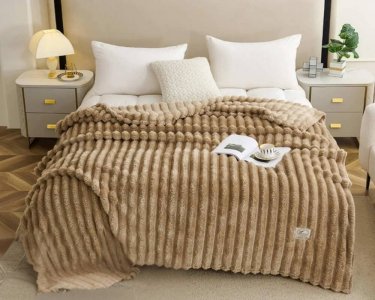 Плед-покрывало Koloco Королевский шарпей полоска 6 см 200х230 карамель евро